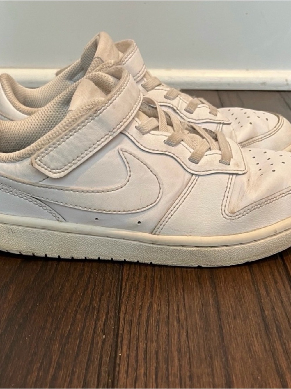 Nike Kids' Court Borough Low-Top Sneakers with Velcro Strap